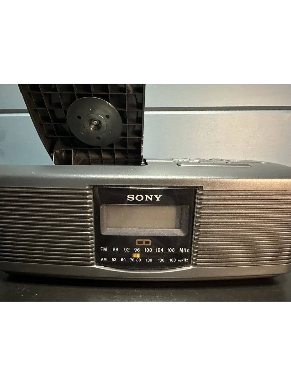Sony ICF-CD810 Stereo CD Player Digital Dual Alarm Radio AM/FM Works Fine